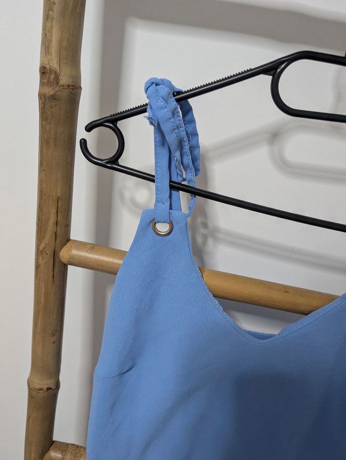 🌸 Femme 🌸 💙 Top bleu à bretelles nouées – Taille unique 36/40 – Bon état - photo numéro 2