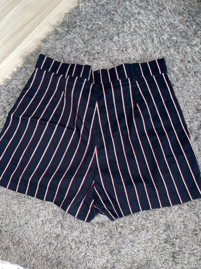 Short à rayures - photo numéro 4