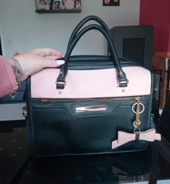 Sac a main bandoulière rose et noir