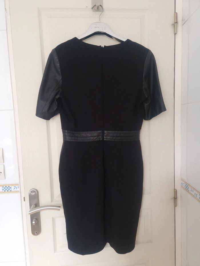 Jolie robe noir avec détails en cuir d'agneau the kooples taille M/38 - photo numéro 5