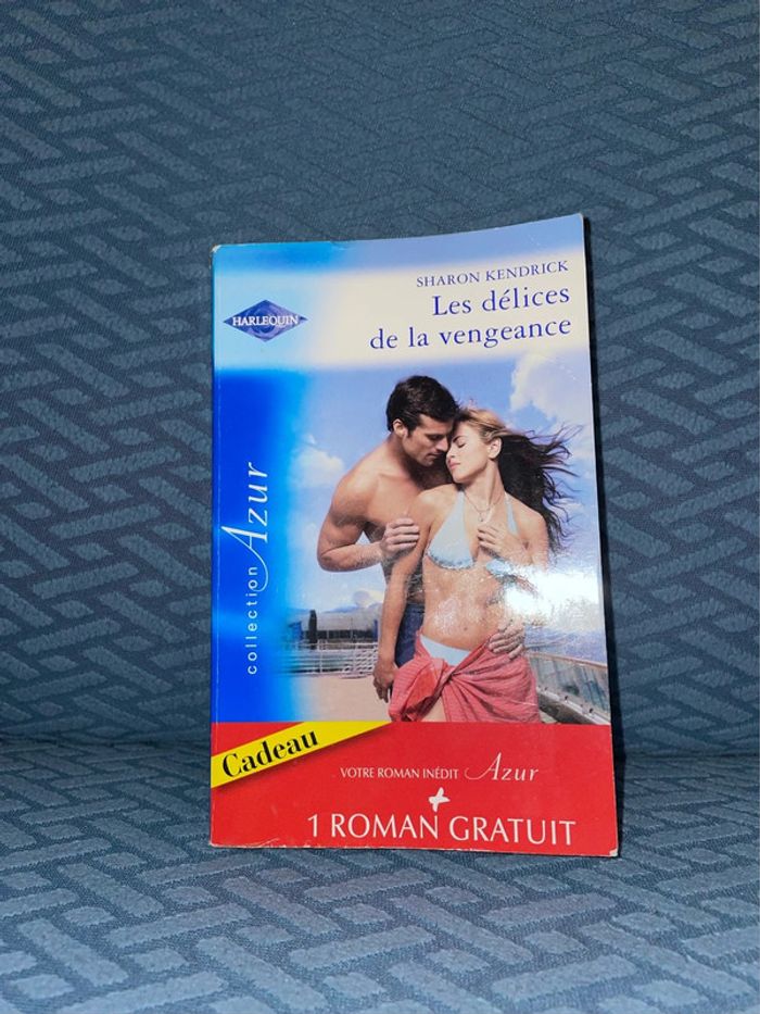 💫1 livre = 2 romans. Très bon état.
