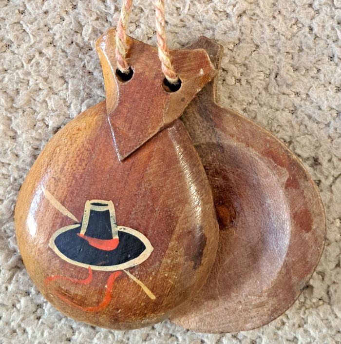 Castagnettes en bois aux décors espagnols - photo numéro 2