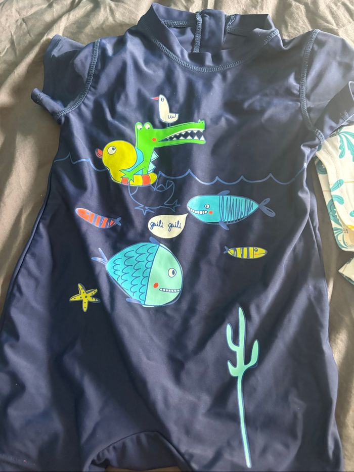 Combinaison anti uv + maillot de bain 3 ans - photo numéro 2