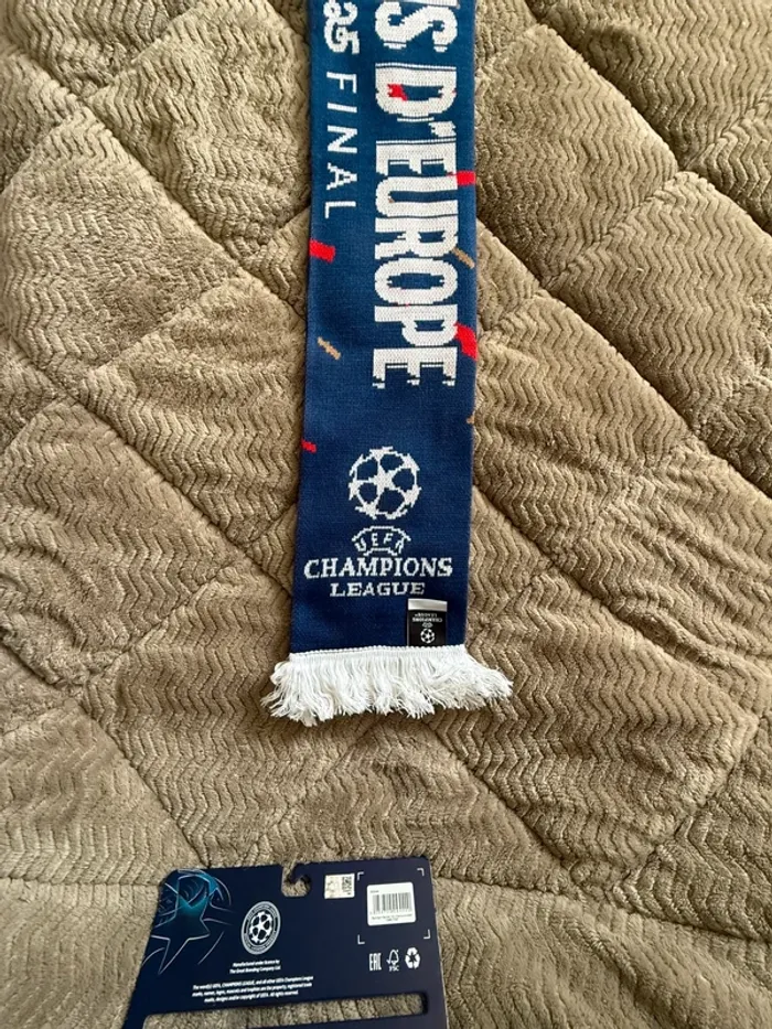 Écharpe PSG Champions d’Europe Munich Final 🏆 - photo numéro 4
