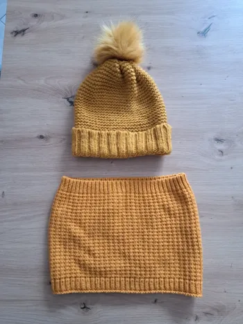 Ensemble bonnet snood moutarde