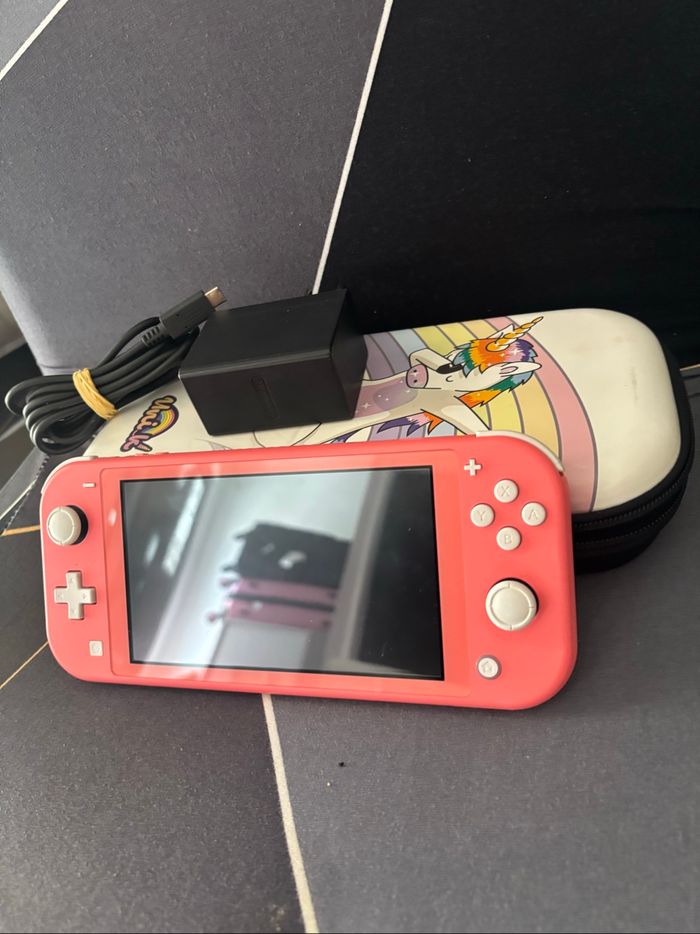 Nintendo switch lite corail
