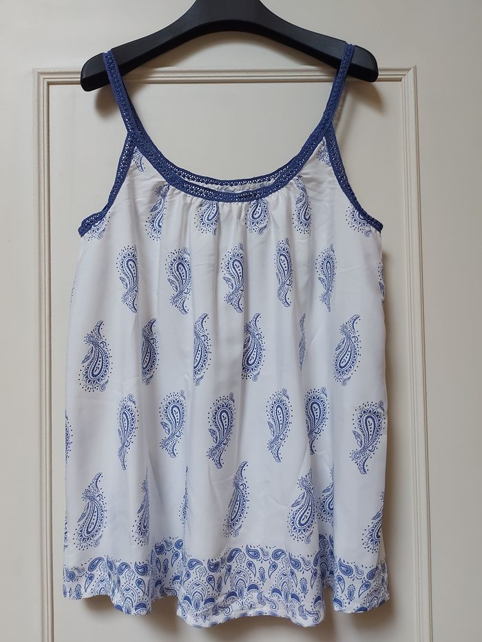 Blouse à bretelles macramé