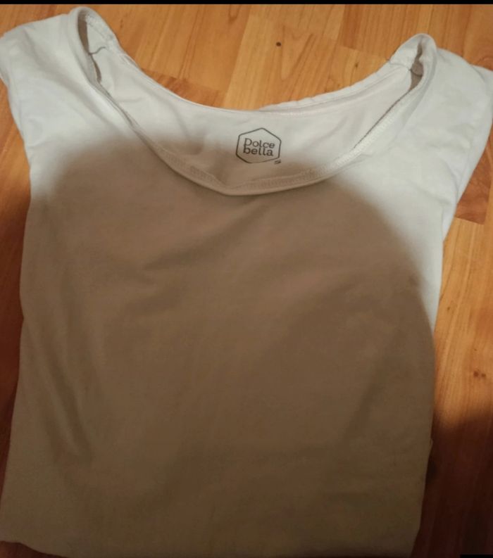 ✨ Tee-shirt blanc Dolce Bella – Taille S, facile à assortir & tendance 😎