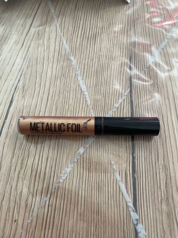 Rouge à lèvres liquide doré n° 184