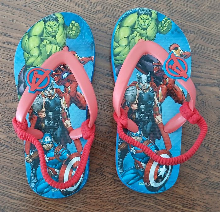 Tong enfant avengers taille 27