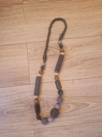 Sautoir long ethnique, bois et tissu