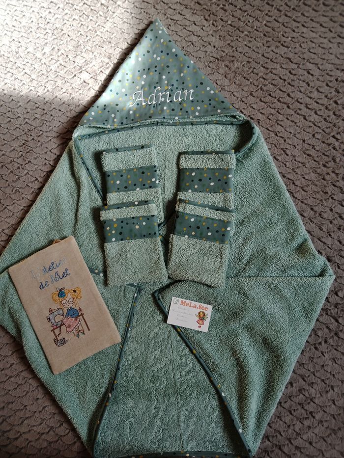 Cape de bain et gants taille enfant