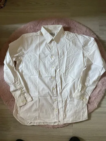 Chemise blanche jeune homme