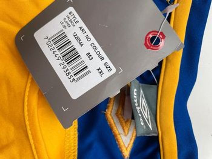 Sweat léger d’entraînement neuf jaune et bleu taille XXL Umbro - photo numéro 2