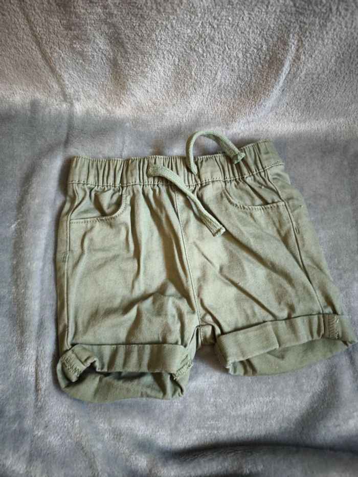 Short 12 mois
