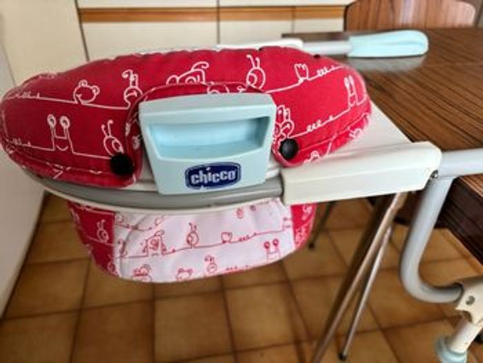 Siège de table pivotant Chicco 360 degrés - photo numéro 4