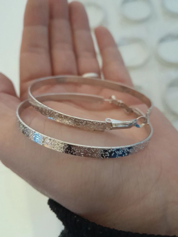 Lot de 32 paires de créoles argenté effet pailleté