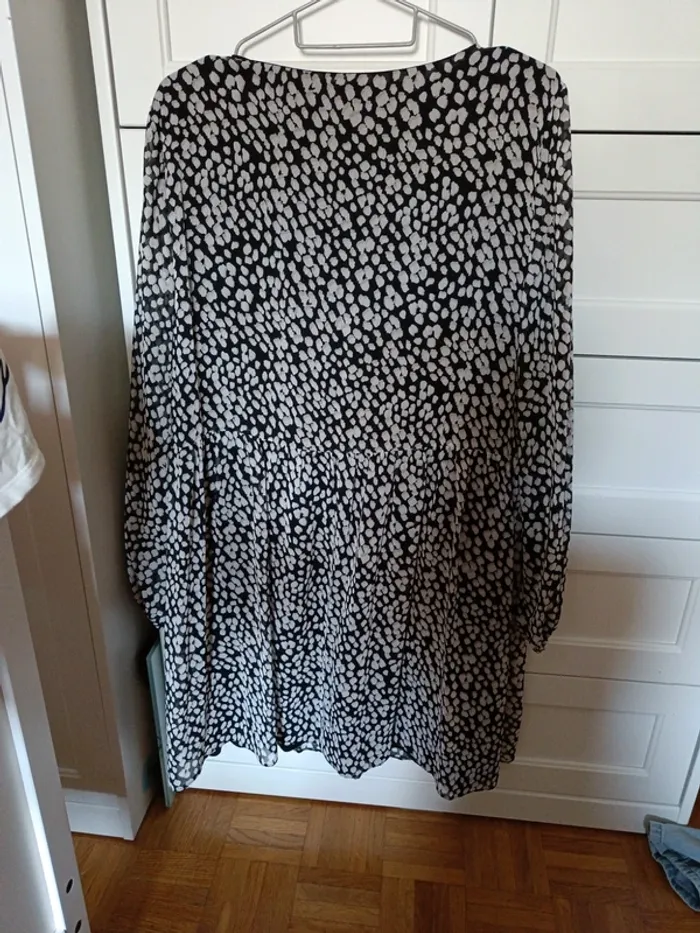 Robe Etam motif animal noir et blanche 40 Manches longues - photo numéro 2