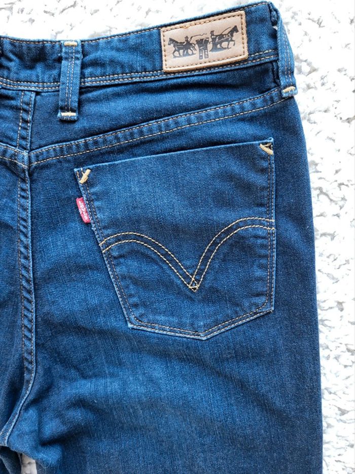 Jean Levi's bleu foncé 627 Straight fit Taille 37 - photo numéro 9