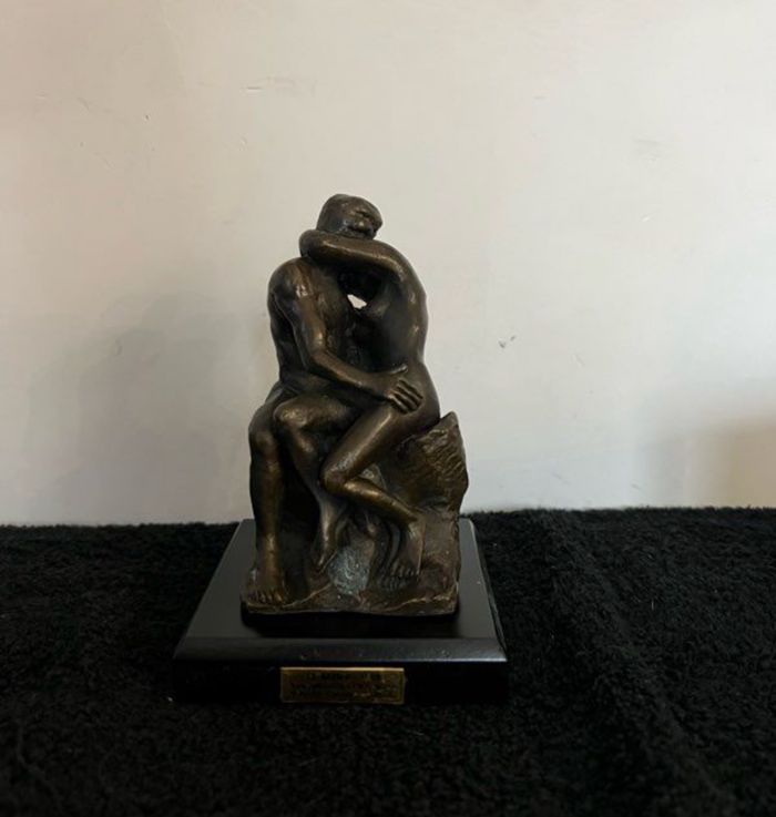Statue en bronze Le baiser - photo numéro 3