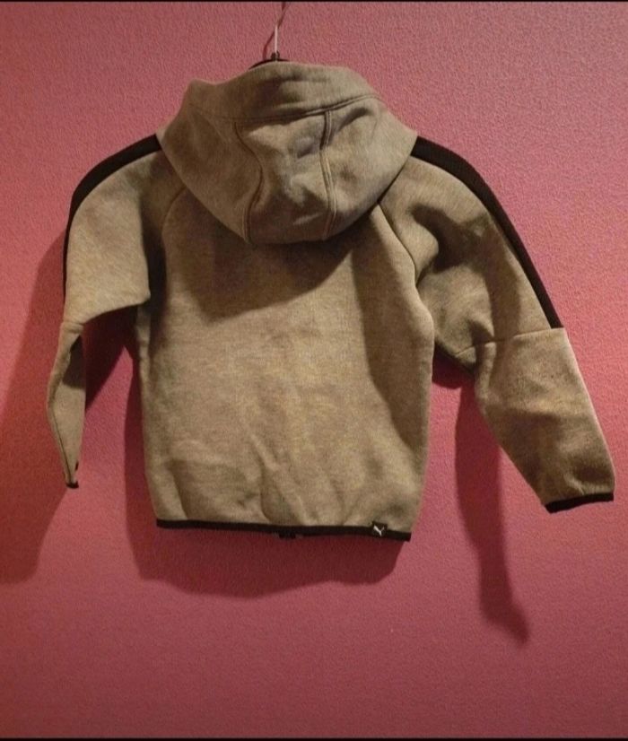 Veste Puma 6 ans TBE - photo numéro 2