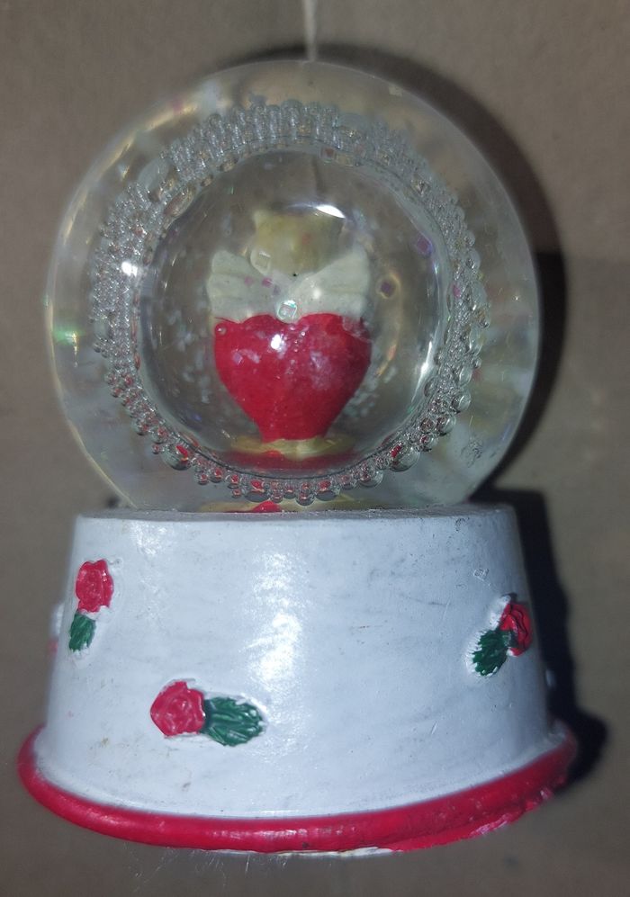 Petite boule à  neige  de Noël  , très bon état. - photo numéro 2