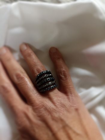 Bague fantaisie très bon état 16.1 cm