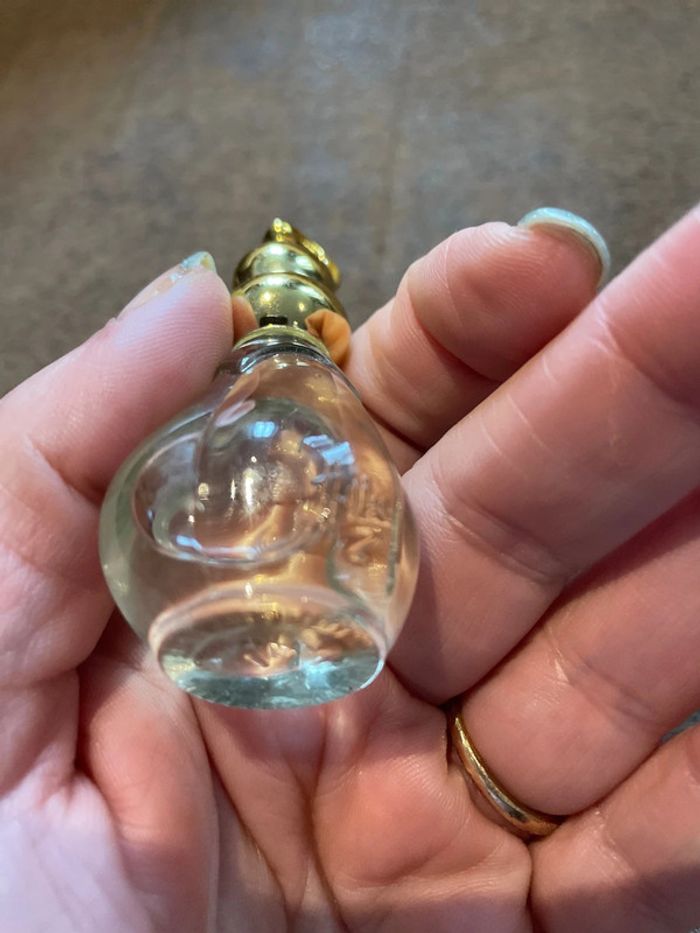 5 miniatures parfum Jeanne arthes - photo numéro 8