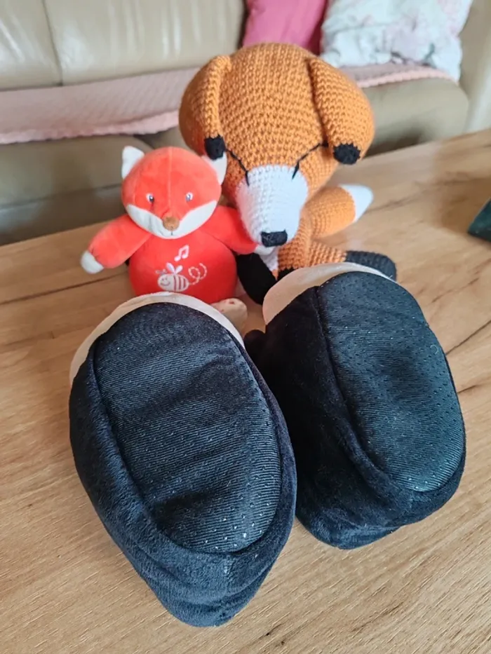 Chaussons chauds neufs garçon Mickey jamais portés 24-26 Disney = semelle 15,5cm à 16cm - photo numéro 7