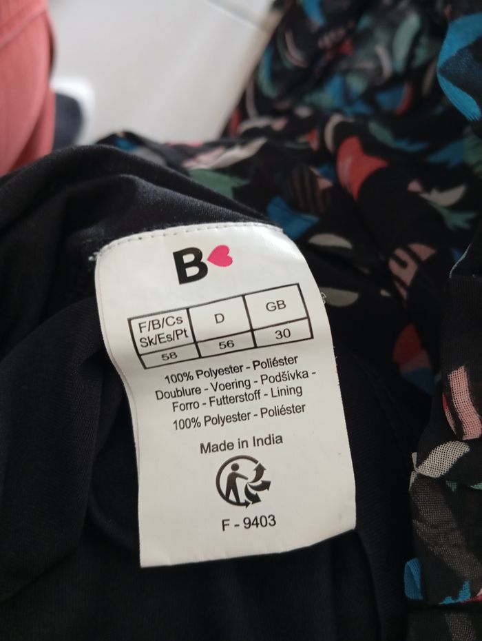 Haut léger noir avec motif - photo numéro 4