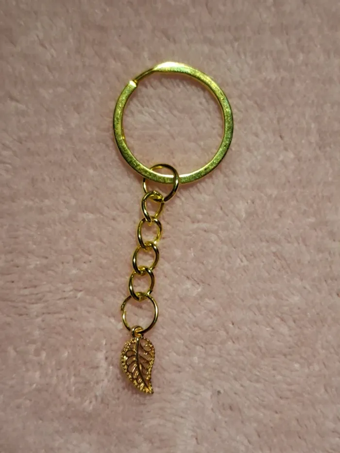 đ Porte-clĂ©s Feuille DorĂ©e đ