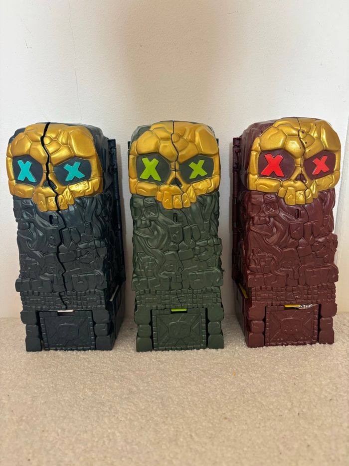 Lot 3 Treasure X skull island Tour de lave tour de glace et marécages