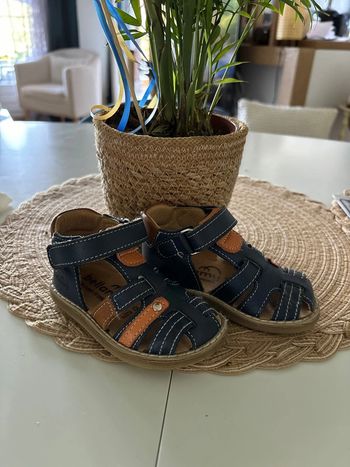Sandales scratchées cuir bleu marine T20