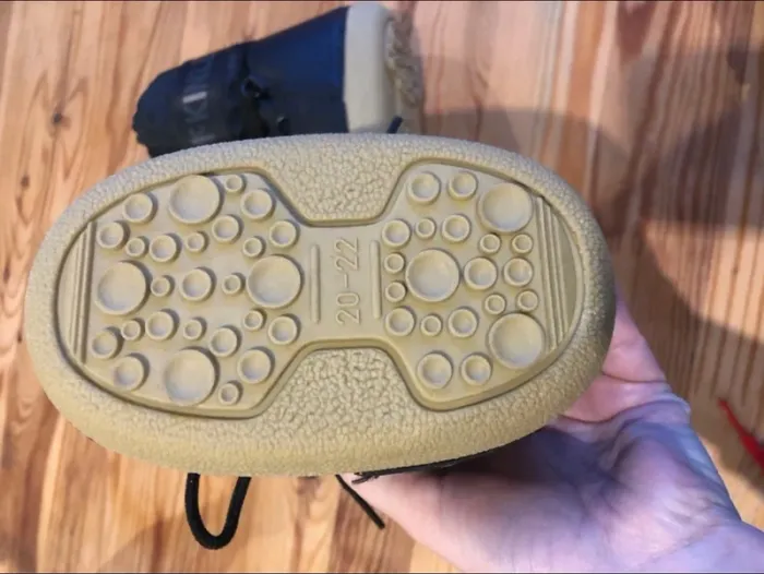 Bottes de neige. Taille 20-22 - photo numéro 7