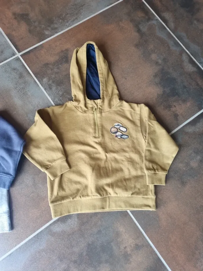 Lot 2 sweatshirts vertbaudet - photo numéro 3