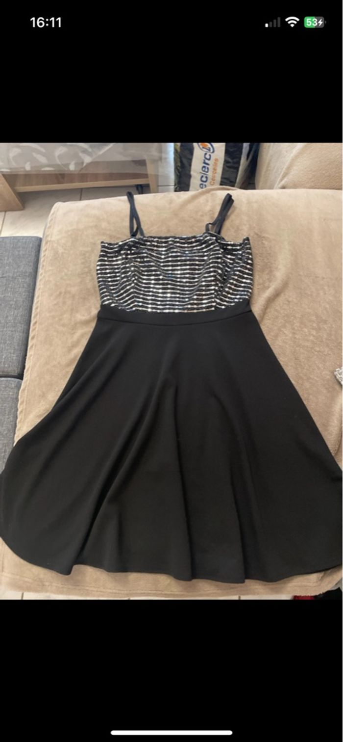 Robe noir - photo numéro 5