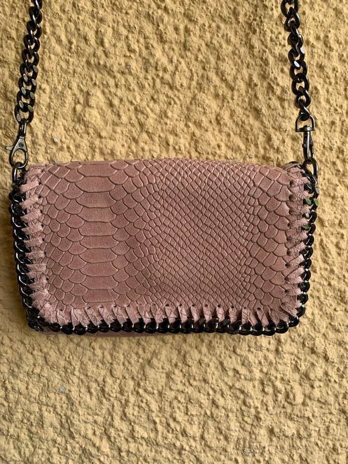 Petit sac en cuir italien avec finition effet python - photo numéro 4