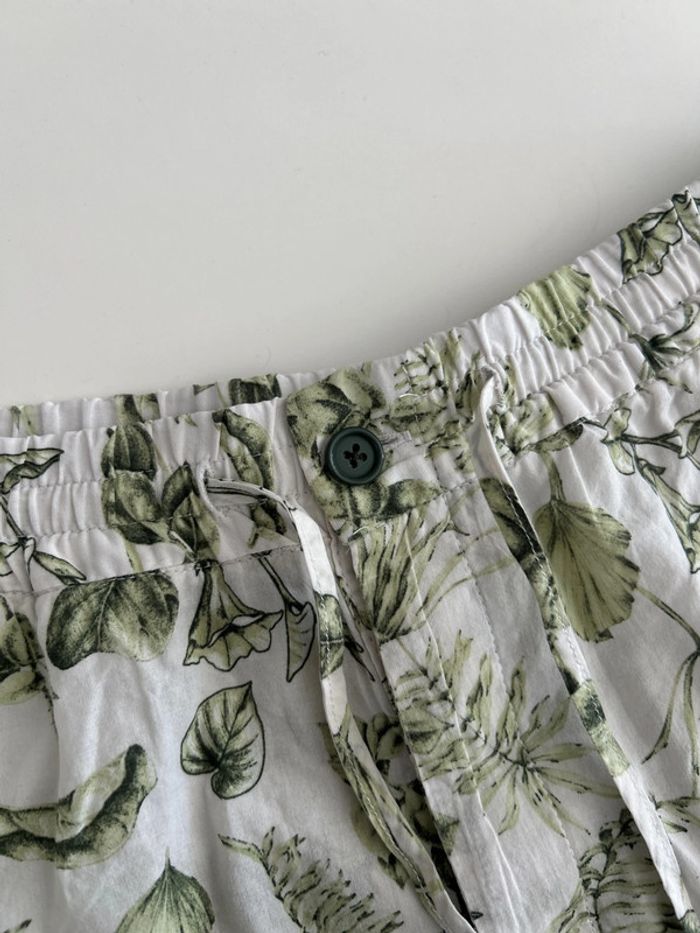 Pantalon large d’été – Zara – Taille M – Blanc à palmiers verts – Léger & fluide - photo numéro 2