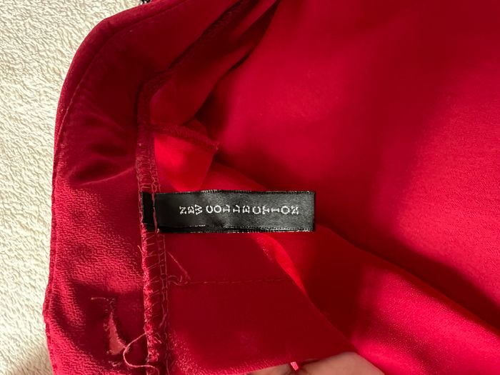 Chemise rouge avec strass – taille M - photo numéro 4