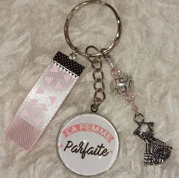 Cadeau épouse, porte clé message bijoux de sac " la femme parfaite "