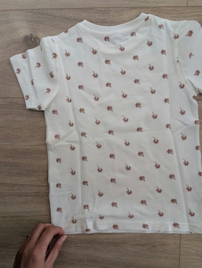 T-shirt 5/6 ans neuf - photo numéro 4