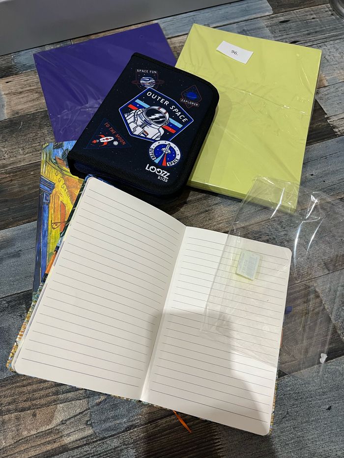 Lot feuilles carnet et trousse enfant - photo numéro 3