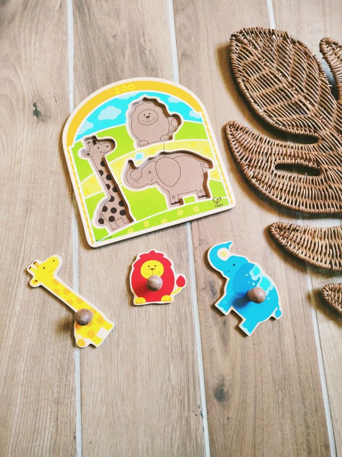 🦒Puzzle d'encastrement animaux de la savane en bois marque Hape