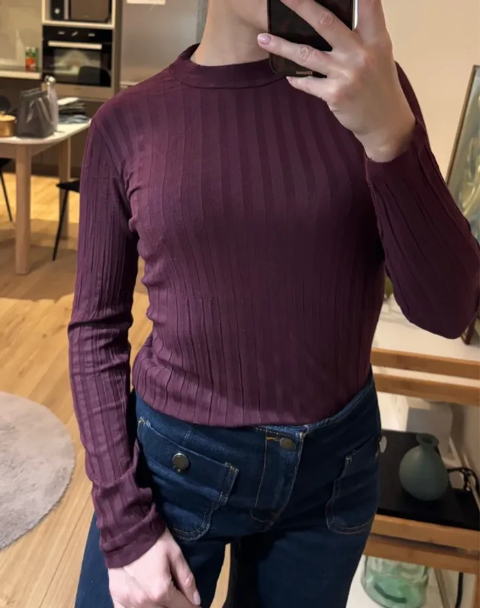 Pull petit col roulé bordeaux