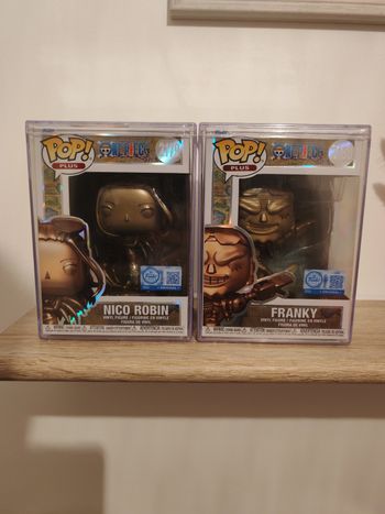 Figurine funko pop plus Franky et Nico Robin statue bronze
