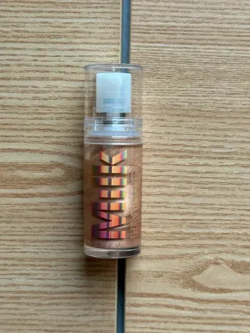 Hydro grip milk makeup