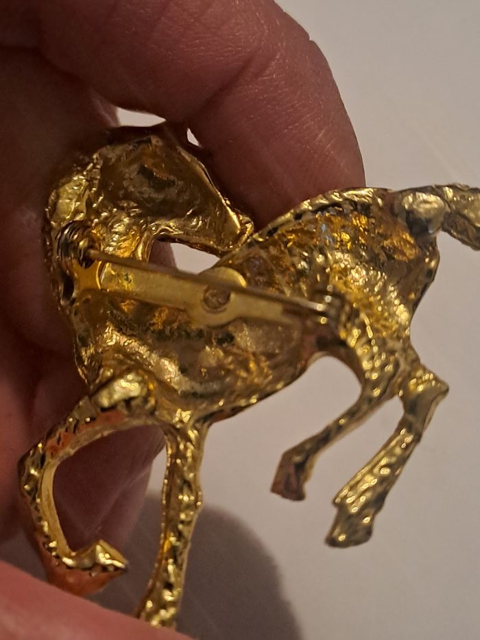 Broche cheval doré - photo numéro 7
