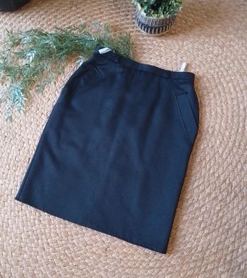 Jupe noire polyester et laine avec doublure ( mesure dans l'annonce)