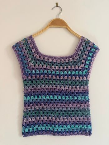 pull débardeur granny au crochet pastel lilas
