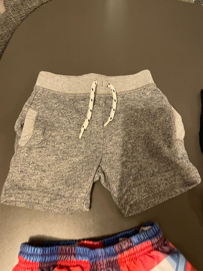 Lot short 2 ans - photo numéro 3